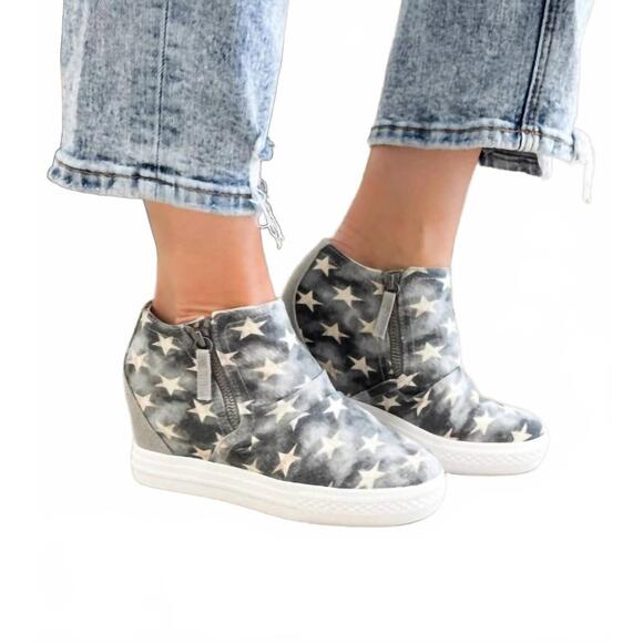 NOT RATED Shoes - NEW NOT RATED women's denim starry wedge sneaker in cream/ beige / dark wash